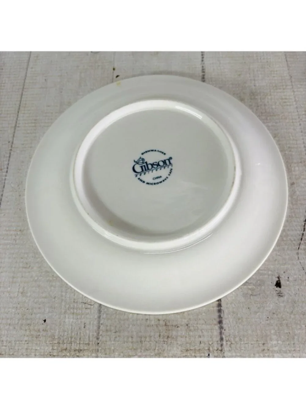Gibson FRUIT Embossed Fruit White Shades Ceramic 7 3/4